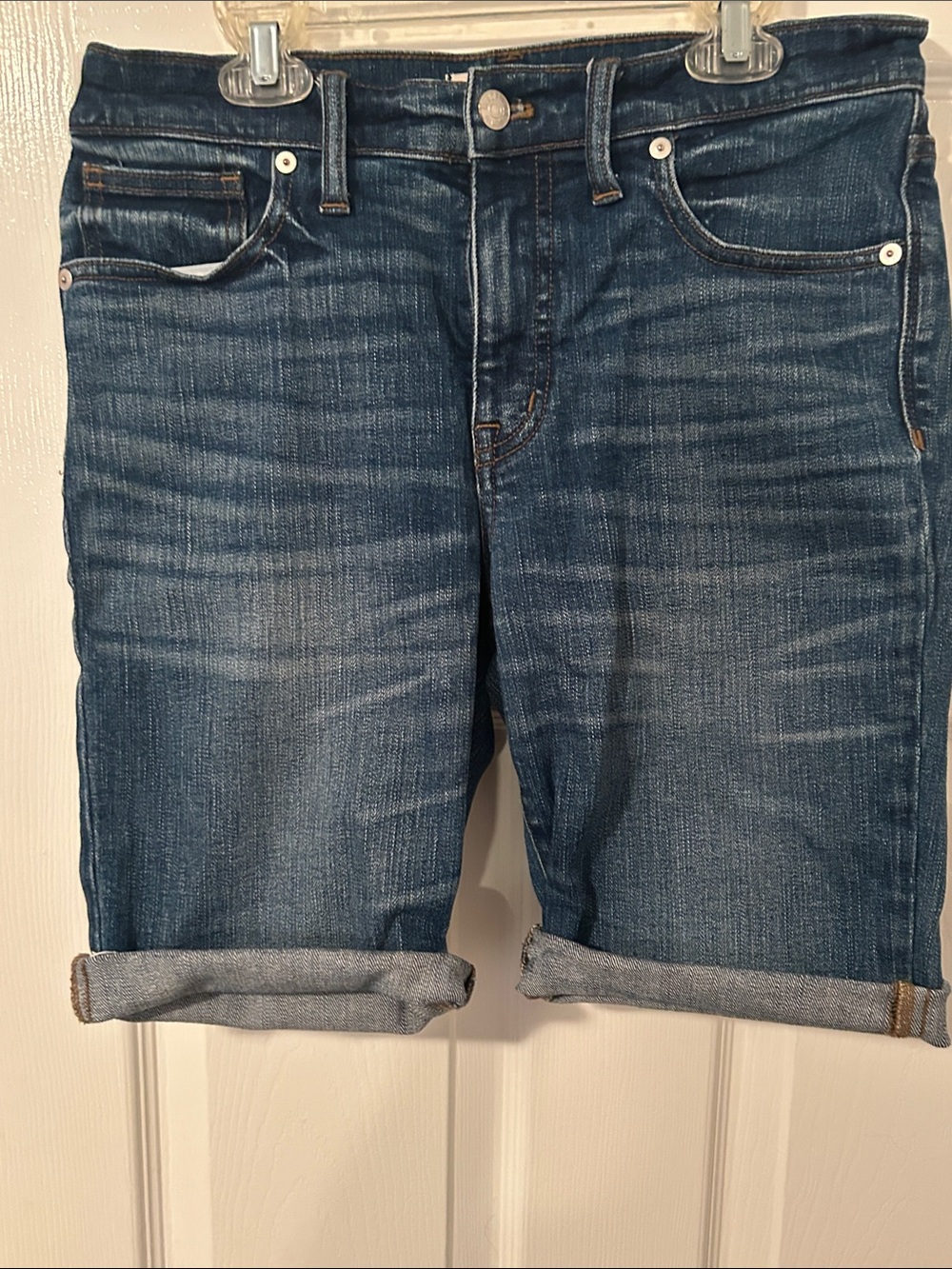 Men's Denim Roll-Cuff Shorts in Dark Blue